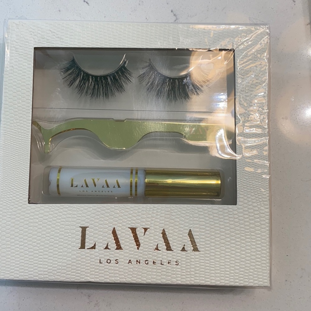 Lavaa lashes
